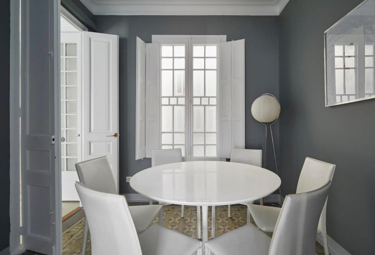 Exclusive Luxe Design - Large Tranquil Penthouse Appartement Barcelone