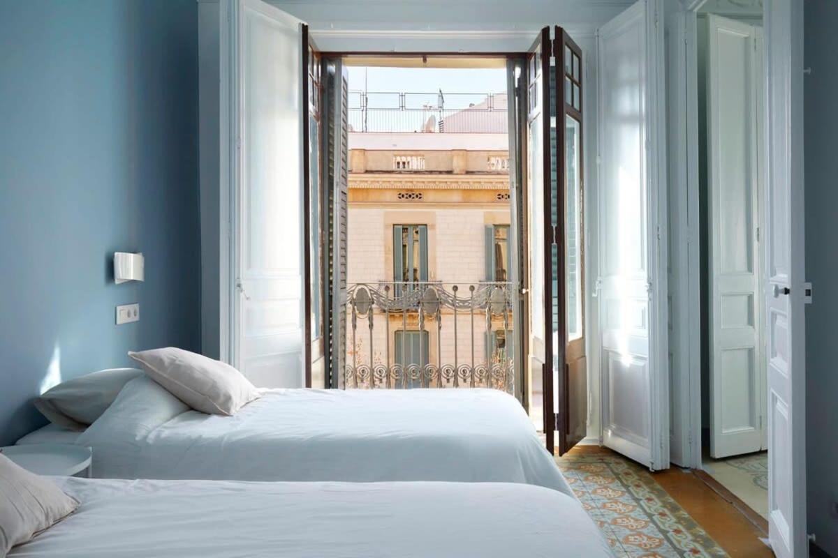 Exclusive Luxe Design - Large Tranquil Penthouse Apartment *
