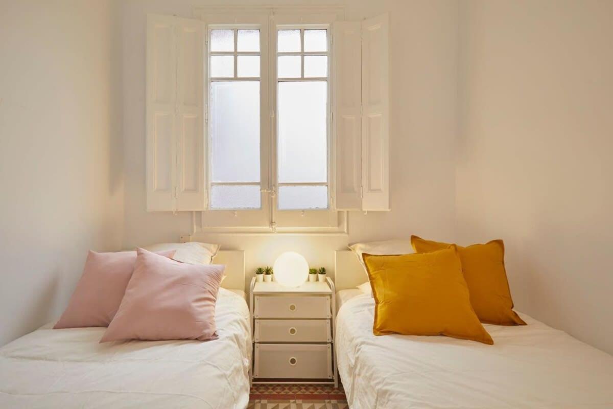 Exclusive Luxe Design - Large Tranquil Penthouse Apartment